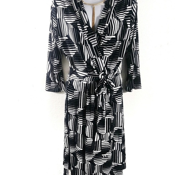 🚺LIZ CLAIBORNE Wrap Dress - Picture 2 of 6